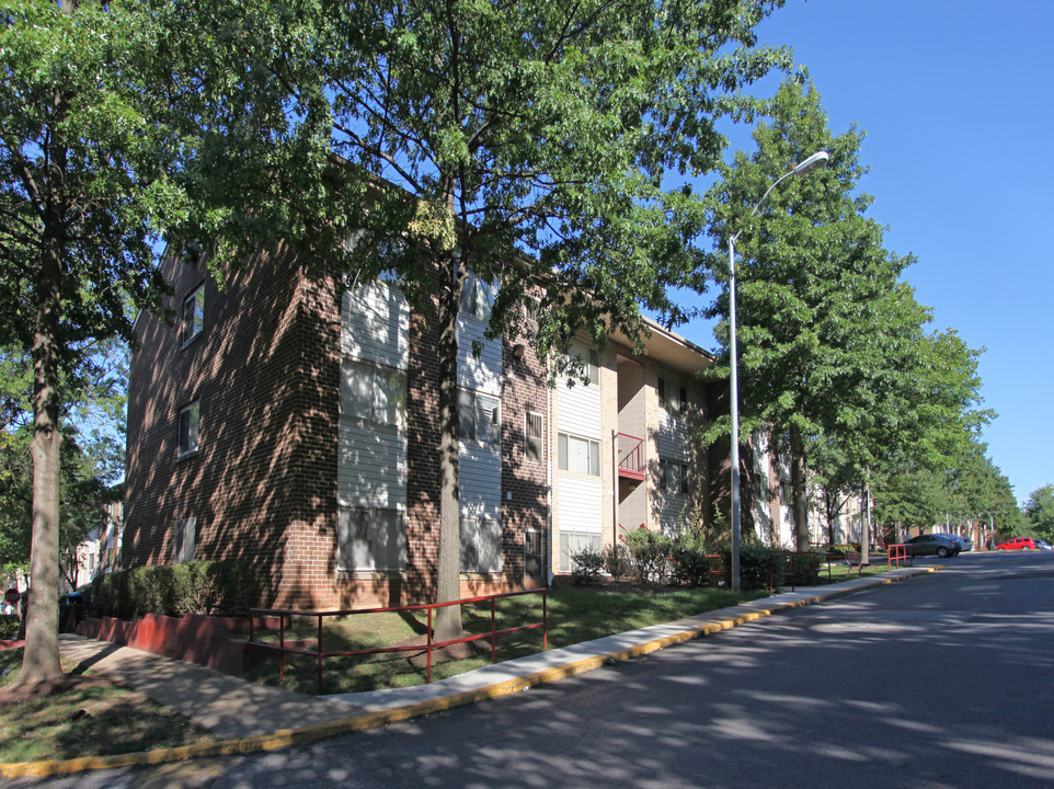 Lakeside Homes at Holiday Heights in Baltimore, MD - Foto de edificio