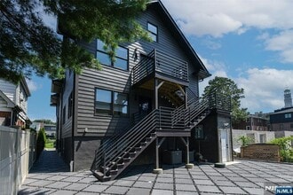 332 Coolidge Ave in Fort Lee, NJ - Building Photo - Building Photo