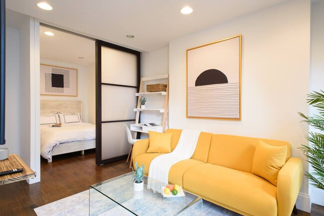 69 Clinton St in New York, NY - Building Photo - Building Photo
