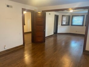4246 N Keeler Ave, Unit Apt B in Chicago, IL - Building Photo - Building Photo
