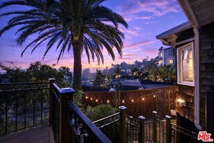 2431 N Gower St in Los Angeles, CA - Building Photo