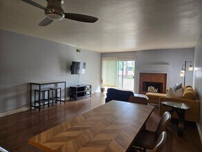 6960 Hyde Park Dr in San Diego, CA - Building Photo - Building Photo