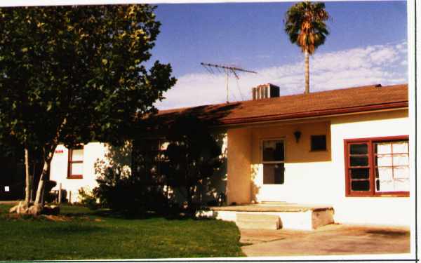 9581 Alder Ave in Fontana, CA - Foto de edificio