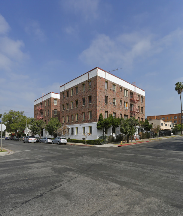 3701 W 9th St in Los Angeles, CA - Building Photo