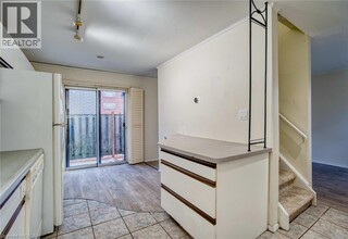 61 High St in London, ON - Building Photo - Building Photo