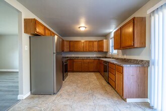 2700 Iris Way in Greenwood, AR - Building Photo - Building Photo