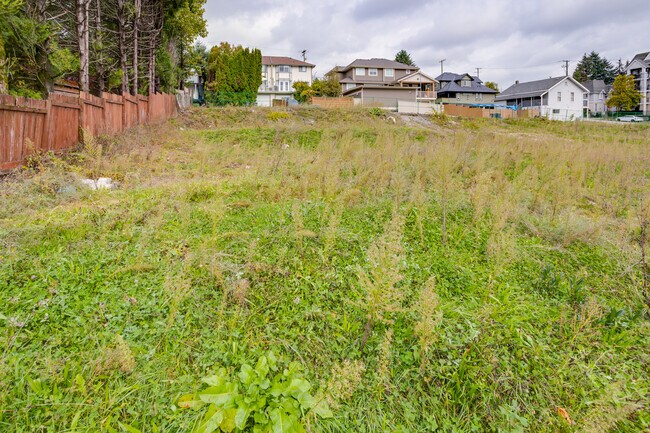 Ravir in Coquitlam, BC - Building Photo - Building Photo