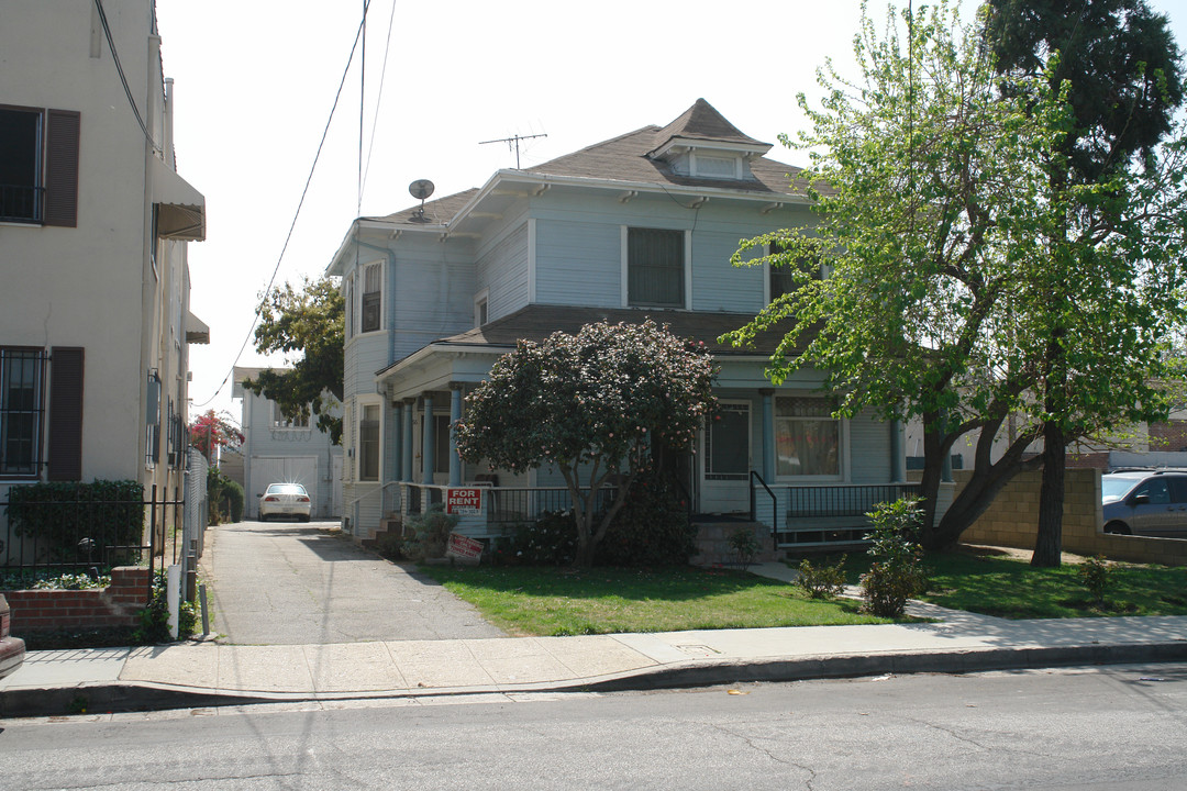 370 W Palmer Ave in Glendale, CA - Building Photo