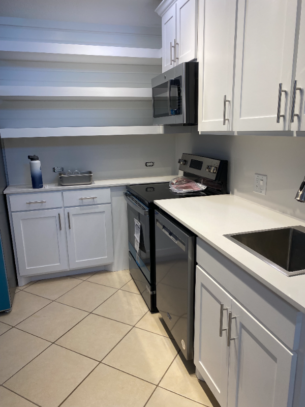 208 E Scotland Dr in Irving, TX - Building Photo - Building Photo