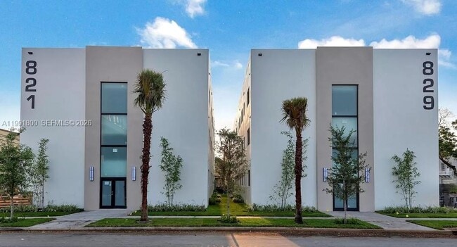 property at 829 SW 18th Ave