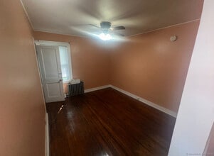 130 School St in Manchester, CT - Building Photo - Building Photo