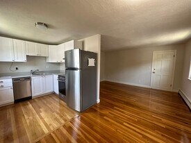 184 Broadway St, Unit #3 in Wakefield, MA - Building Photo