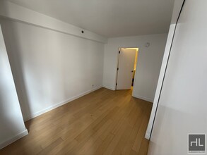 East 39th Street in New York, NY - Building Photo - Building Photo
