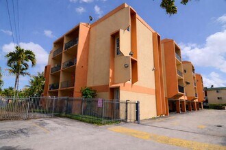 6780 W 2nd Ct in Hialeah, FL - Building Photo - Building Photo