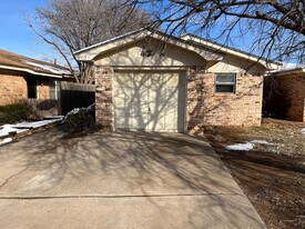 7513 Avenue W in Lubbock, TX - Building Photo