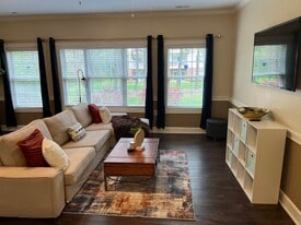 9155 Meadow Vista Rd in Charlotte, NC - Building Photo