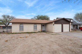 108 Jaimie Way in Del Rio, TX - Building Photo - Building Photo
