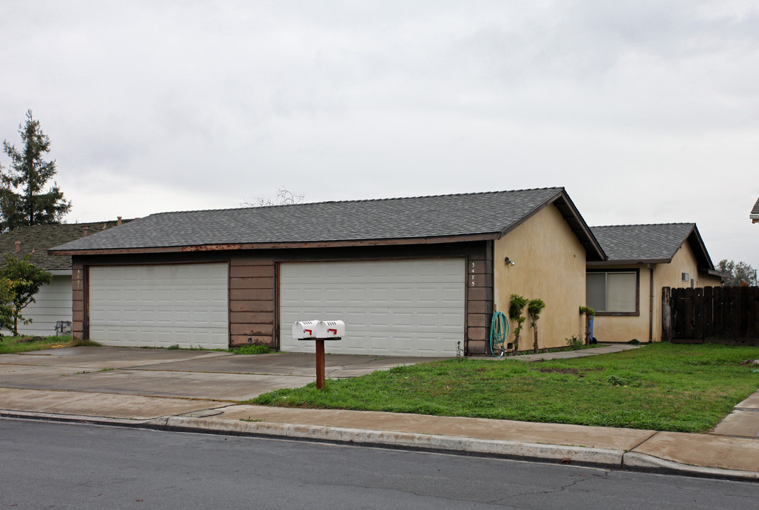 3431-3433 Roanoke Ct in Turlock, CA - Building Photo