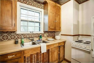 134 Warwick St SE, Unit R in Minneapolis, MN - Building Photo - Building Photo