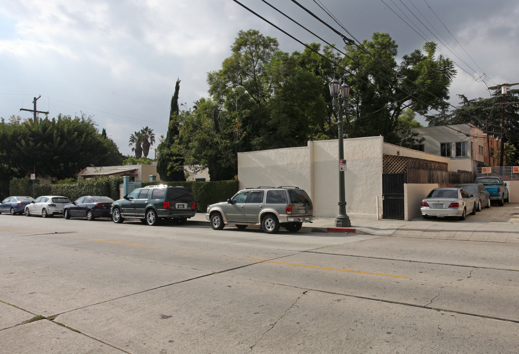 6467 Lexington Ave in Los Angeles, CA - Foto de edificio