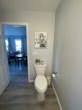 124 Pearl St, Unit 124A in Enfield, CT - Building Photo - Building Photo