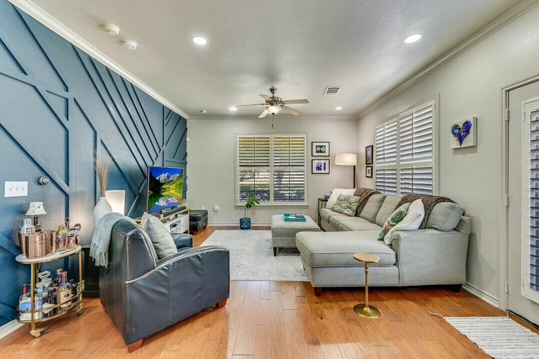 532 Refugio St in San Antonio, TX - Building Photo
