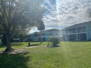 1735 6th Ave in Vero Beach, FL - Foto de edificio - Building Photo