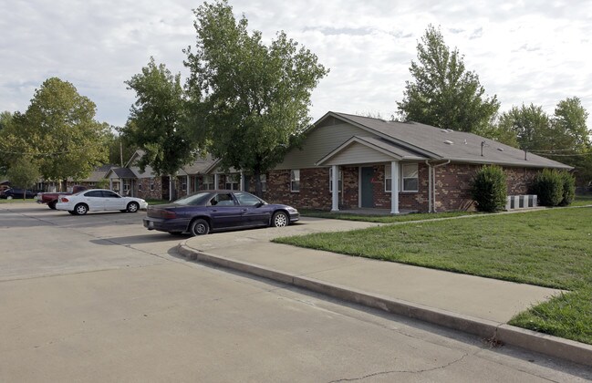 Wagoner Village apartments in Wagoner, OK - Building Photo - Building Photo