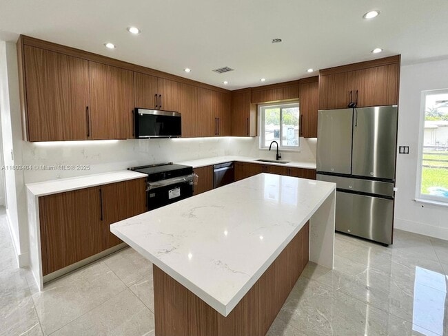 1590 SW 139th Ave