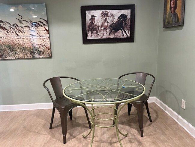 1807 Rosebank Ave, Unit Unit B