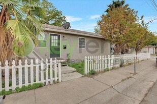 3037 San Diego Way in Sacramento, CA - Building Photo