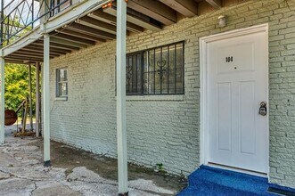 2408 Meyers St in Dallas, TX - Building Photo - Building Photo