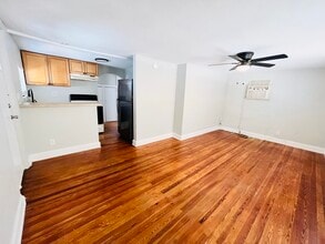 Corner Porch Apartments in St. Petersburg, FL - Foto de edificio - Building Photo