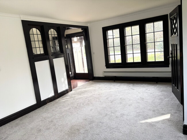 708 Rock Beach Rd in Irondequoit, NY - Building Photo - Building Photo