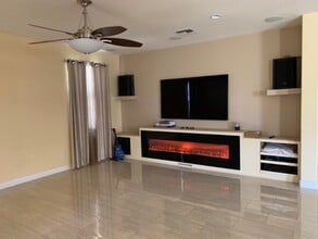 2493 E Bridgeport Pkwy in Gilbert, AZ - Foto de edificio - Building Photo