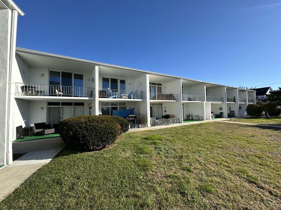 2701 Sparrow Ln, Unit Bay Colony 16 in Ocean City, MD - Foto de edificio