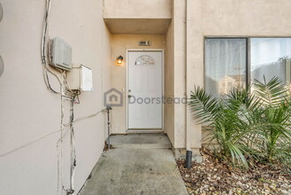 600 S 2nd St, Unit Apt C in Rio Vista, CA - Foto de edificio - Building Photo