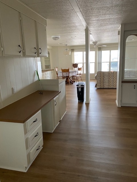 property at 1543 E Grovers Ave