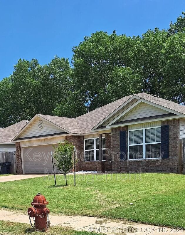 1209 Ironstone Dr in Noble, OK - Building Photo - Building Photo