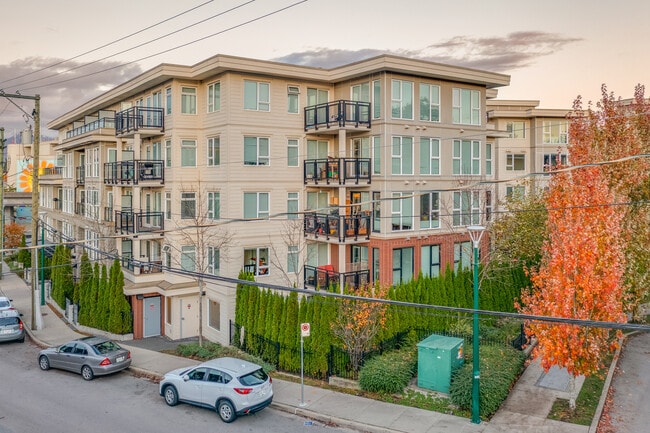 Mercer Apartments in Vancouver, BC - Building Photo - Building Photo
