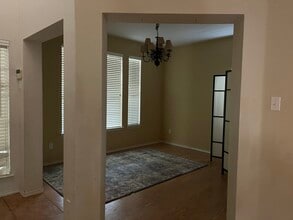 8955 W Hove Loop in Austin, TX - Building Photo - Building Photo