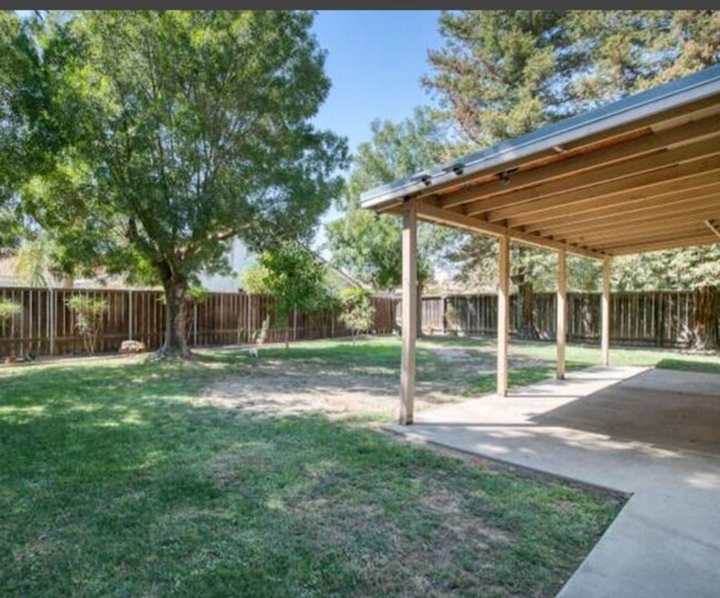 630 Petite Ave in Madera, CA - Building Photo - Building Photo