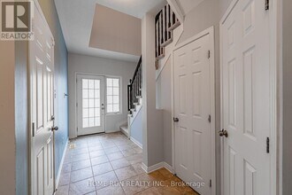 19 Dundalk Private in Ottawa, ON - Building Photo - Building Photo