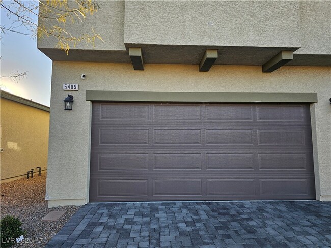 5409 White Butterfly St in Las Vegas, NV - Building Photo - Building Photo