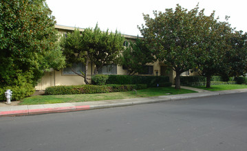 Pamela Garden in Mountain View, CA - Building Photo - Building Photo