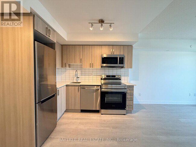 1010 Sandy Beach Rd in Pickering, ON - Building Photo - Building Photo