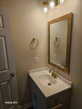 2220 E Victory Dr, Unit 10 in Savannah, GA - Building Photo - Building Photo