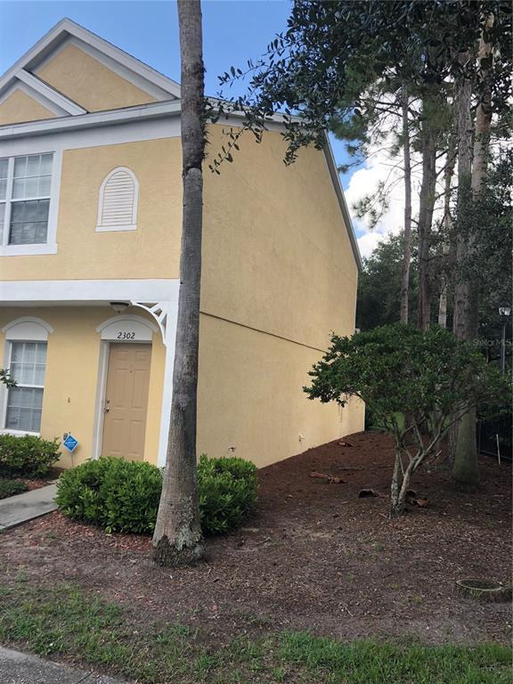 2302 Lake Woodberry Cir in Brandon, FL - Building Photo - Building Photo