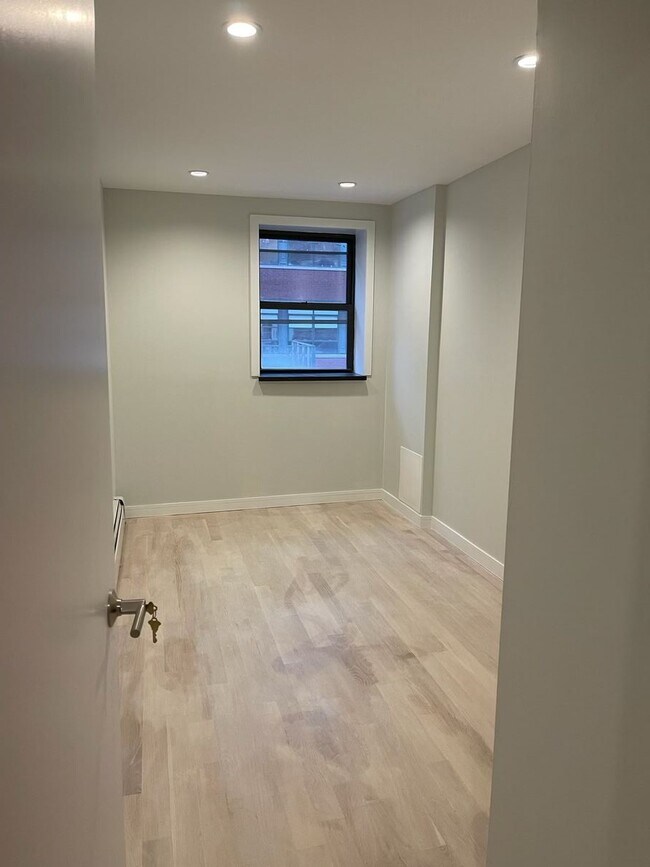 97 Avenue B-Unit -2 in New York, NY - Building Photo - Building Photo