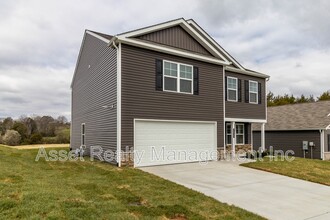 7819 Moonbeam Ln in Knoxville, TN - Building Photo - Building Photo